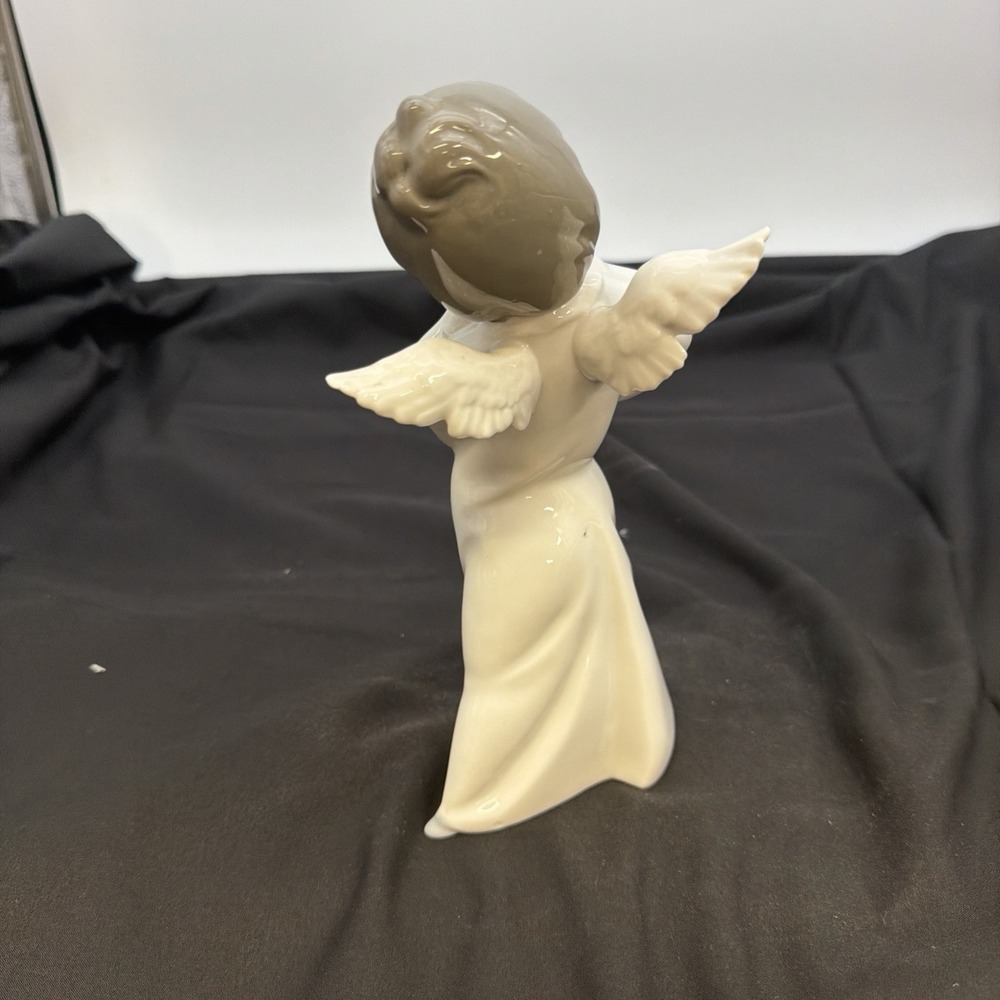 Lladro 1997 "Mime Angel" #4954 9" Tall Excellent Condition No Box - Picture 3 of 4
